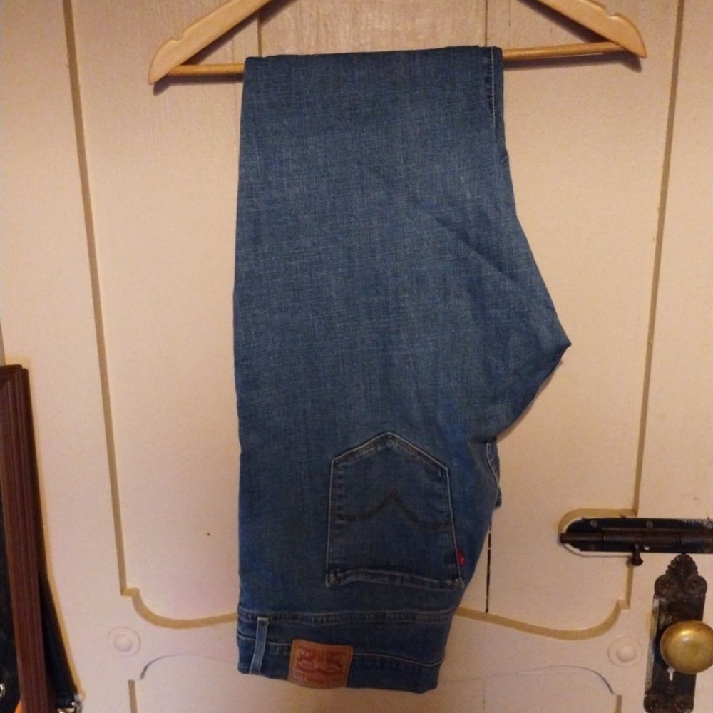 Levis skinny woman's jeans